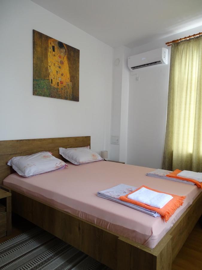 Charming Apartment In The Heart Of The Town Veliko Tărnovo Esterno foto